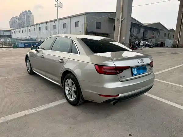 Audi A4L 2016