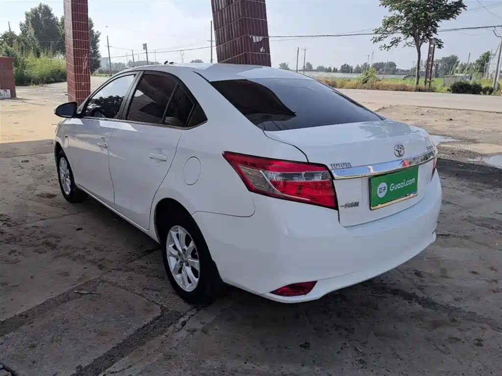 Toyota Vios 2015 — фото 5
