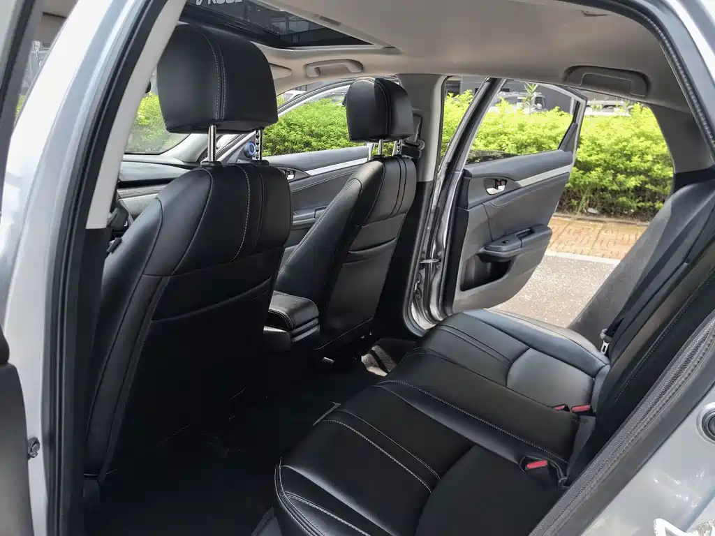 Honda Civic 2020 — фото 16