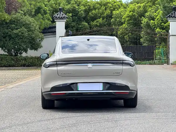 Buick Zhijing L7 2025