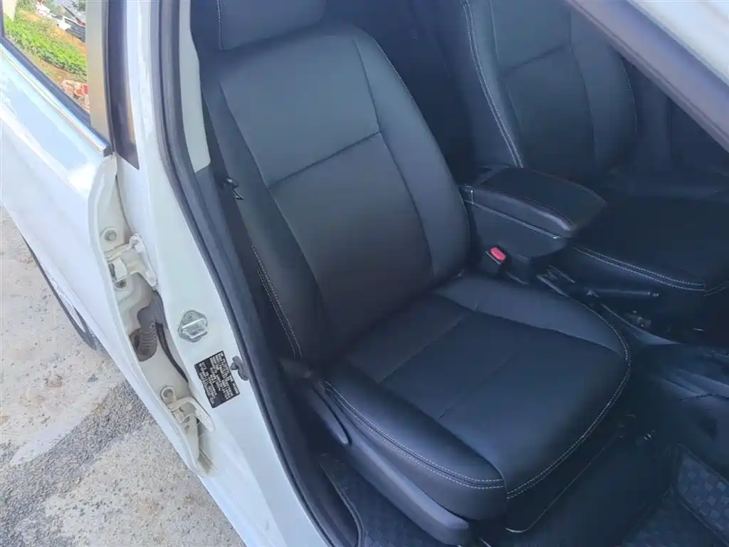 Toyota Vios 2015 — фото 25