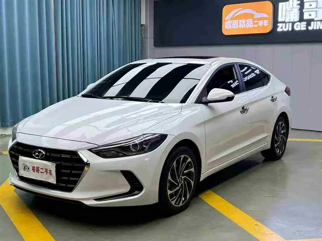 Hyundai Elantra 2021 — фото 1