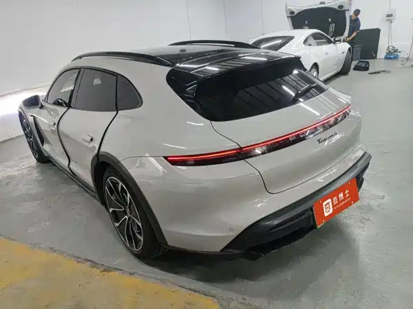 Porsche Taycan 2023