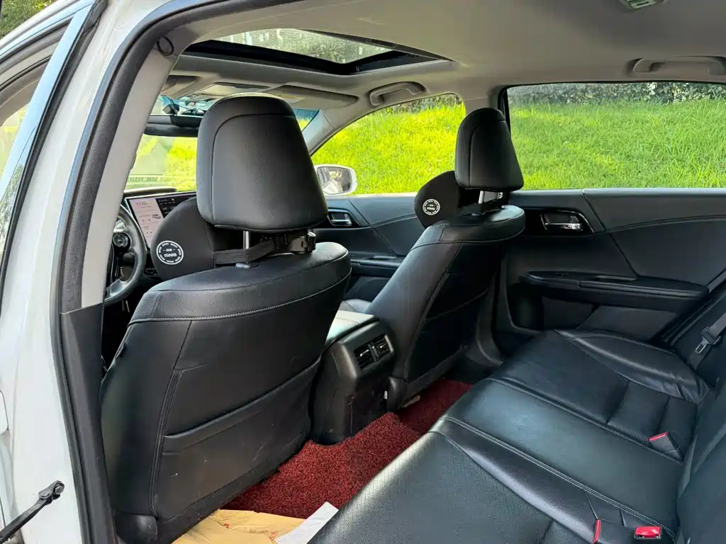 Honda Accord 2017 — фото 11