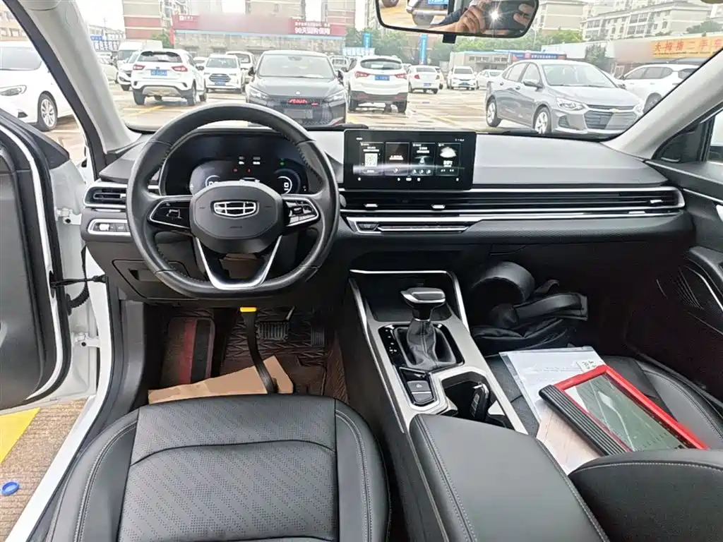 Geely Emgrand 2023 — фото 10