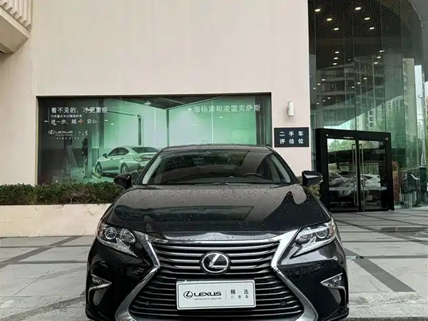 Lexus ES 2017