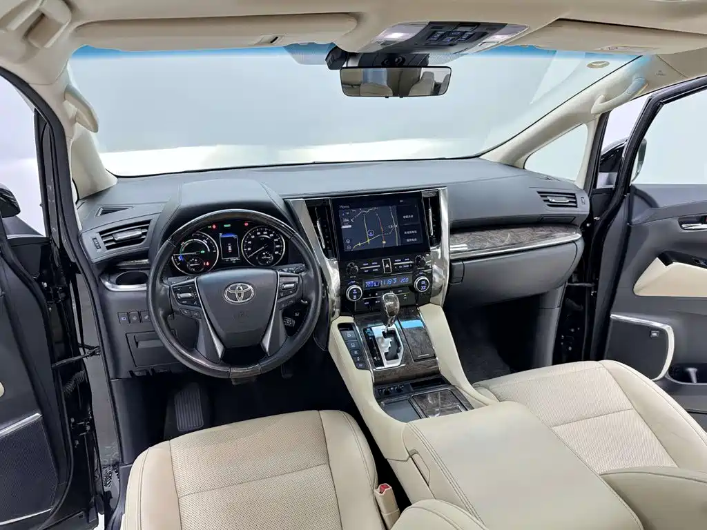 Toyota Alphard 2023 — фото 11