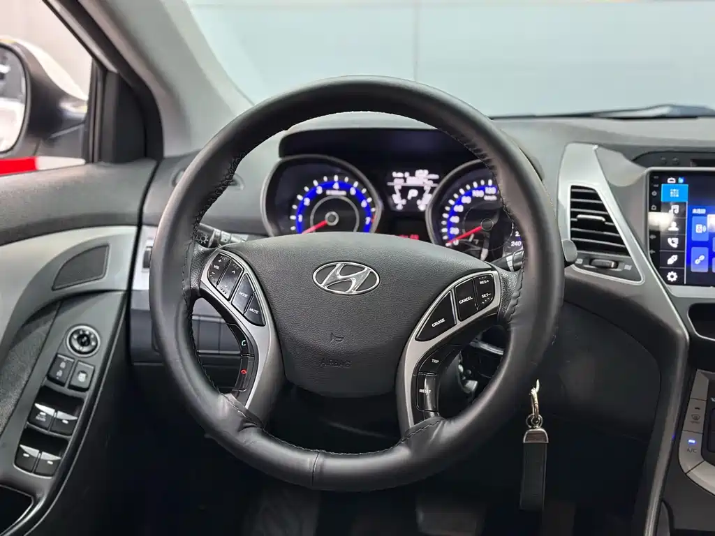 Hyundai Elantra Langdong 2017 — фото 7