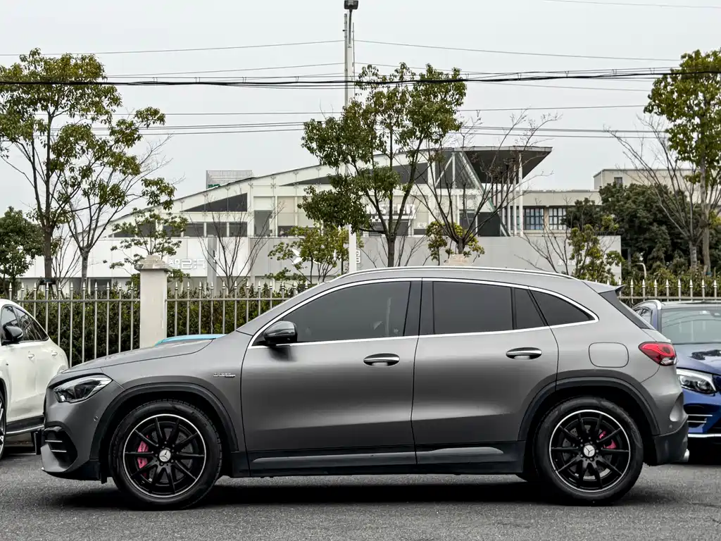 Mercedes-Benz GLA AMG 2023 — фото 12