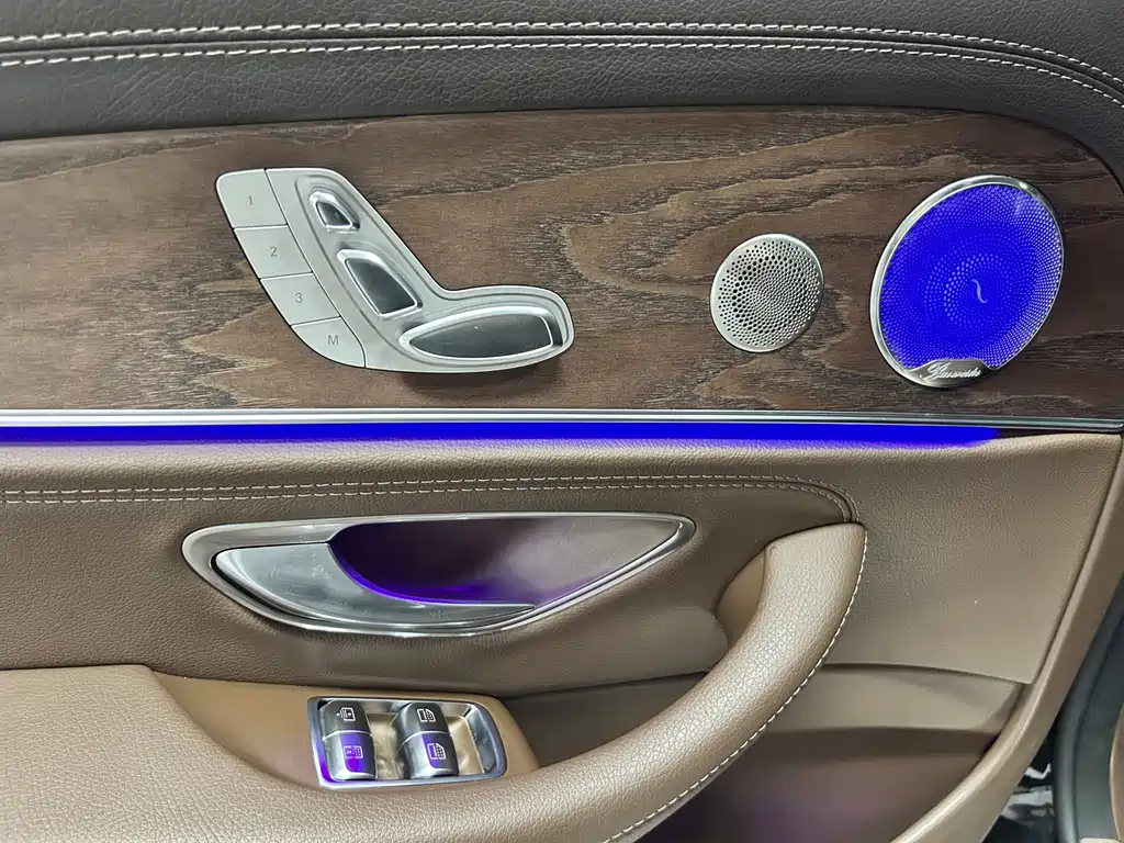 Mercedes-Benz E-Class 2021 — фото 13