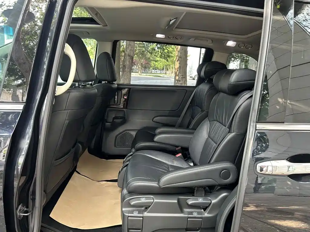 Honda Odyssey 2018 — фото 19