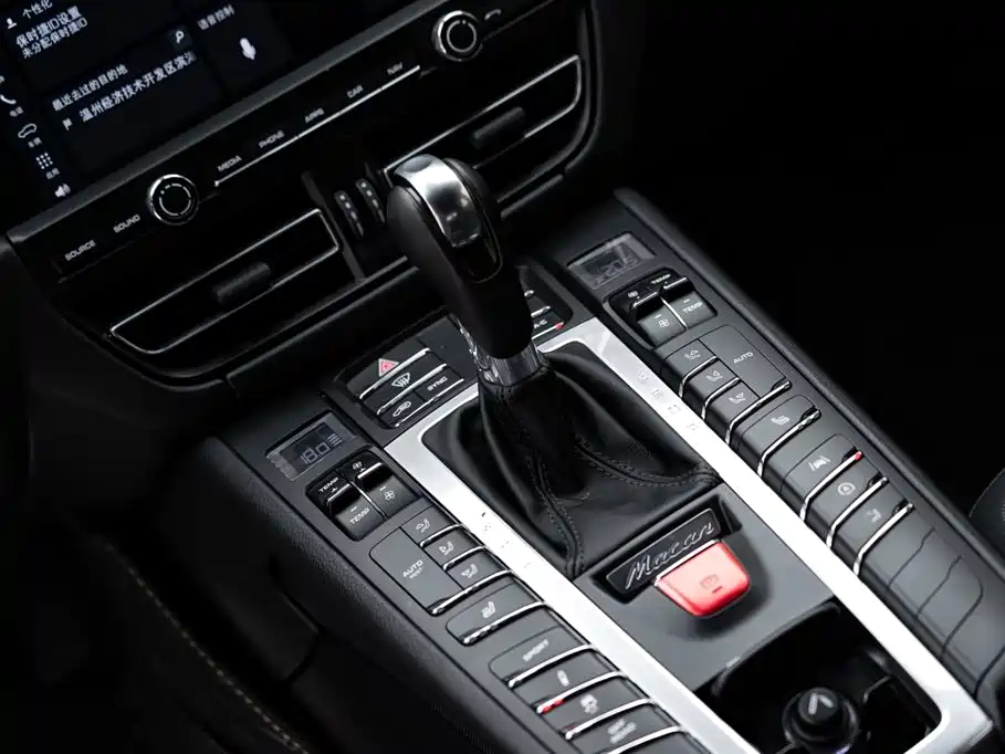 Porsche Macan 2019 — фото 12