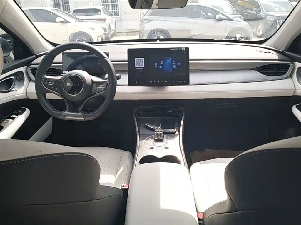 BYD Seal 05 DM-i 2025 — фото 10