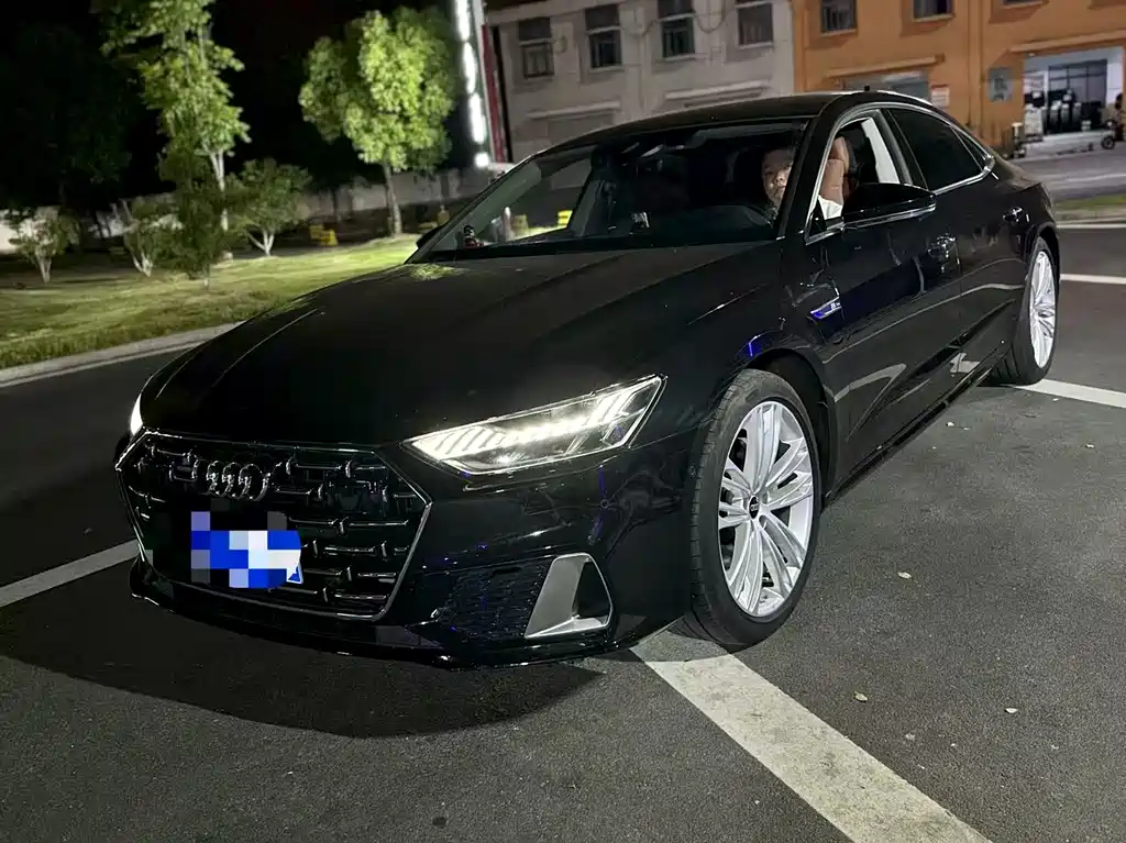 Audi A7L 2024 — фото 1