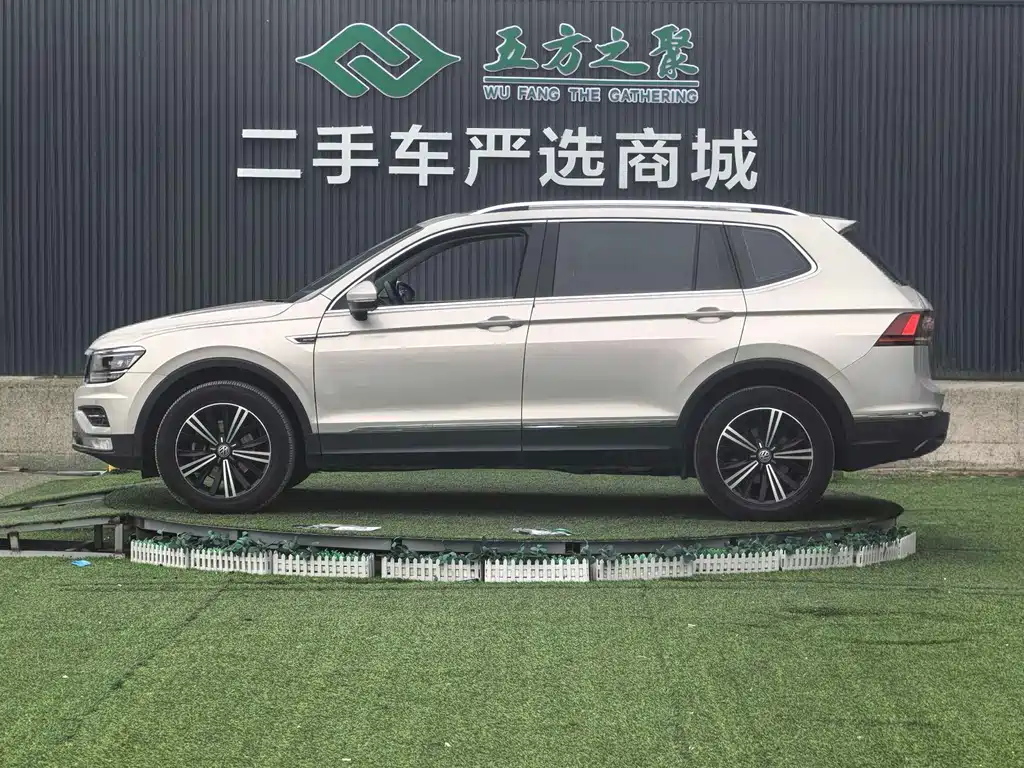 Volkswagen Tiguan L 2017 — фото 20