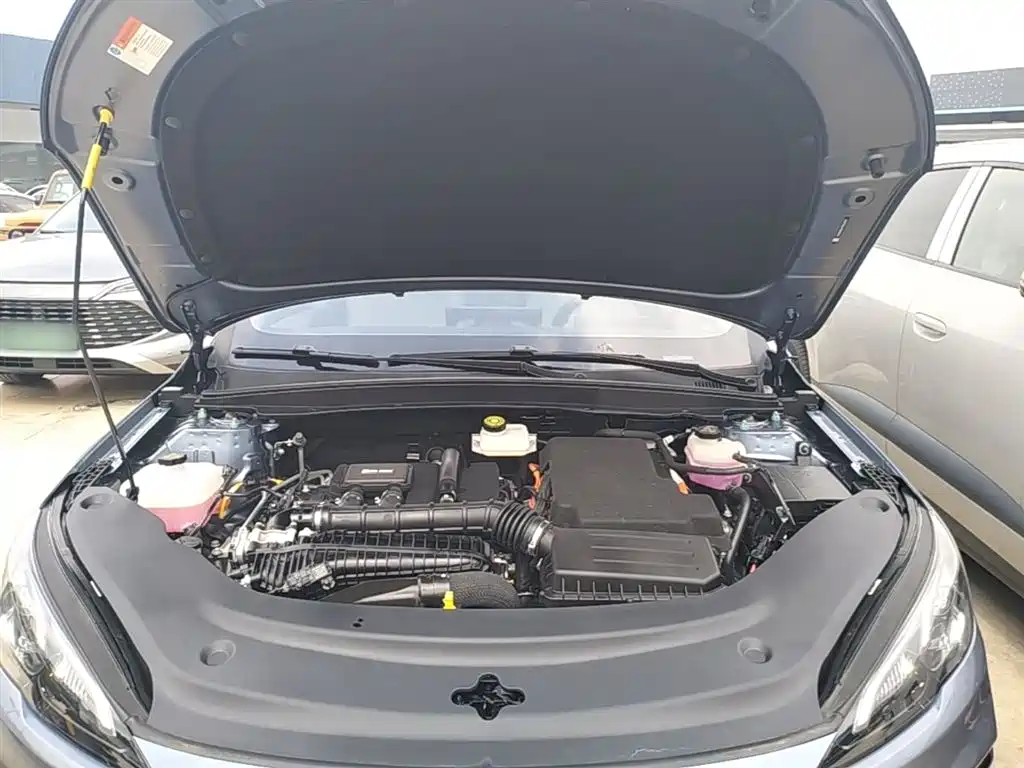 BYD Seal 05 DM-i 2025 — фото 20