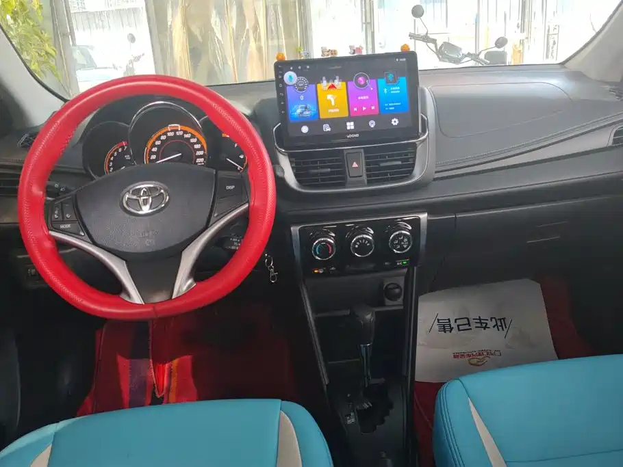 Toyota Yaris L 2022 — фото 12