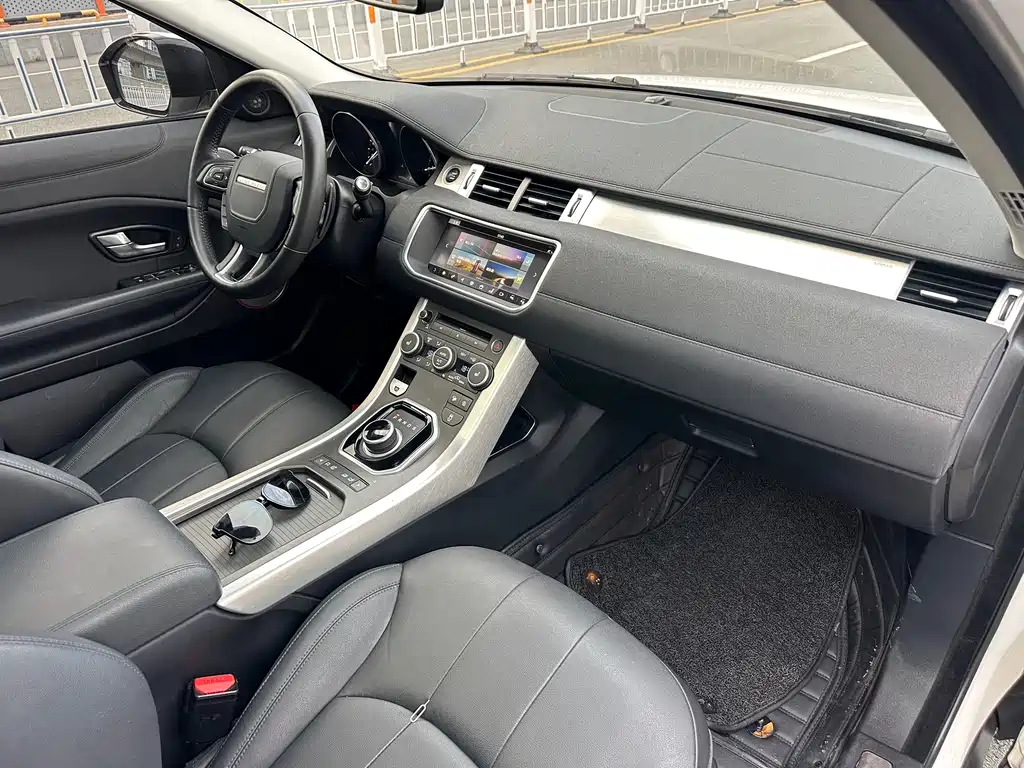 Land Rover Evoque 2018 — фото 12