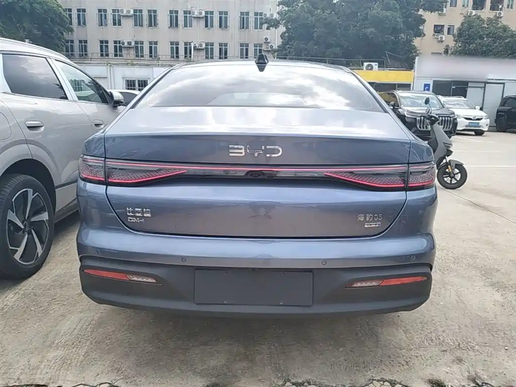 BYD Seal 05 DM-i 2025 — фото 6