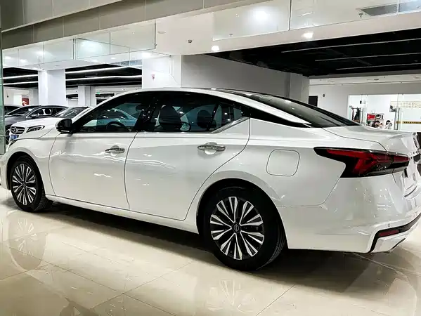 Nissan Teana 2023