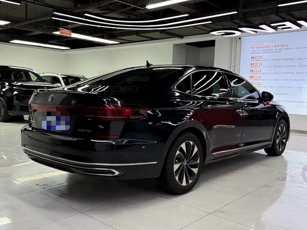 Volkswagen Passat 2023 — фото 4