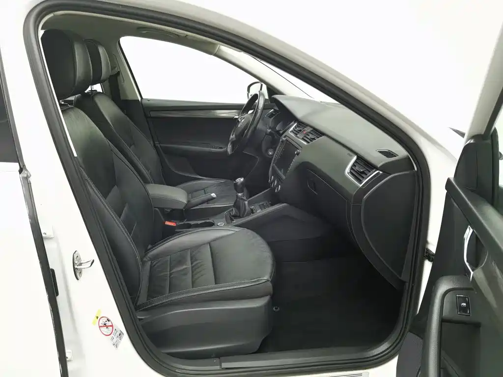 Skoda Octavia 2015 — фото 23