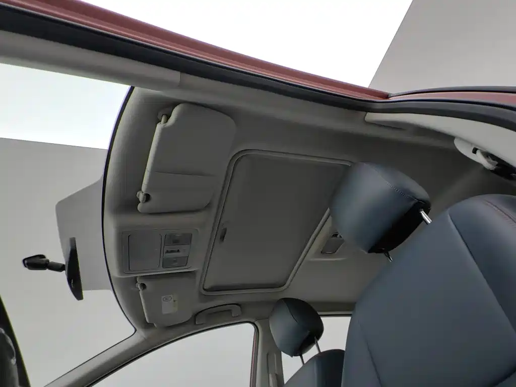 Nissan Tiida 2020 — фото 14