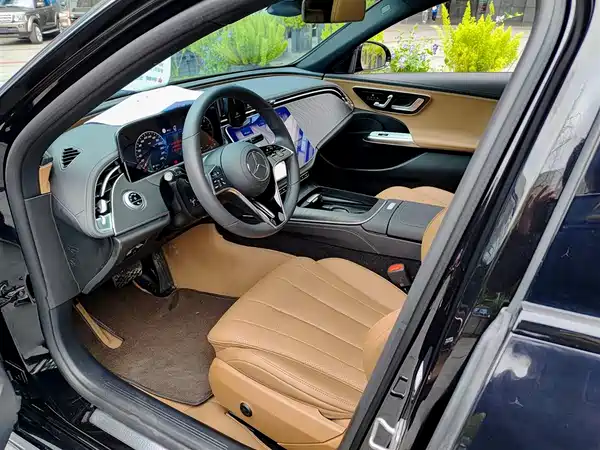 Mercedes-Benz E-Class 2025