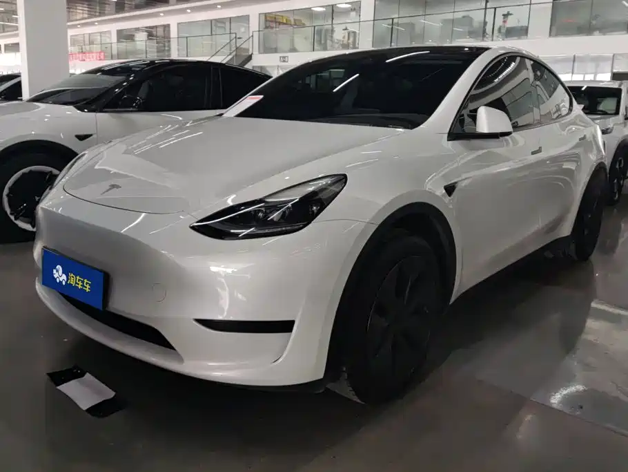 Tesla Model Y 2024 — фото 1