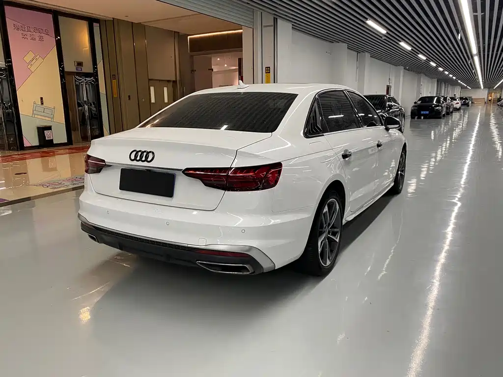 Audi A4L 2021 — фото 14