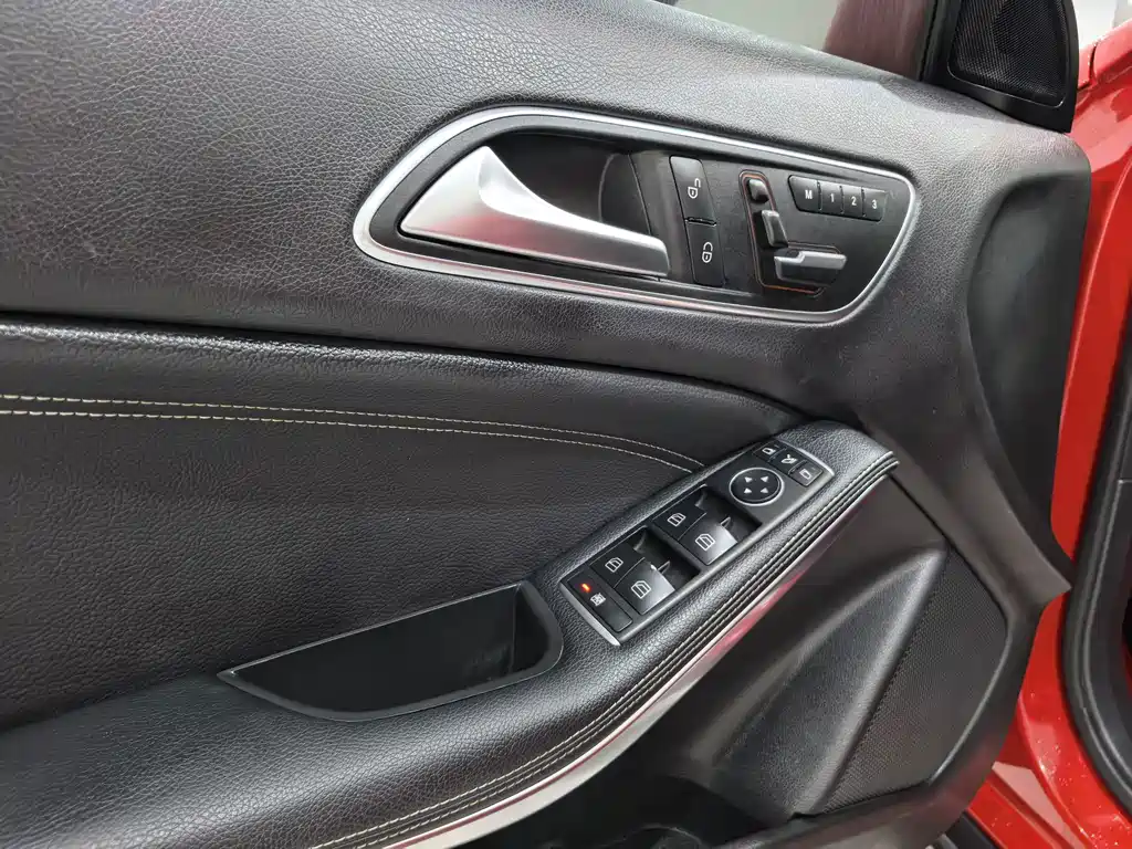 Mercedes-Benz GLA 2016 — фото 12