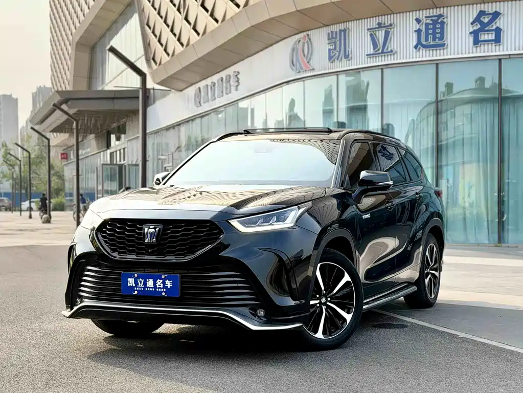 Toyota Crown Kluger 2023