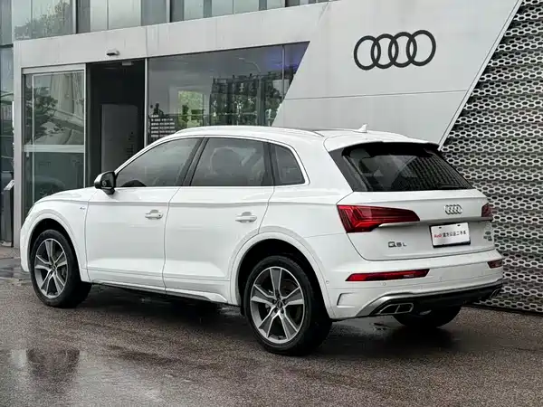 Audi Q5L 2021