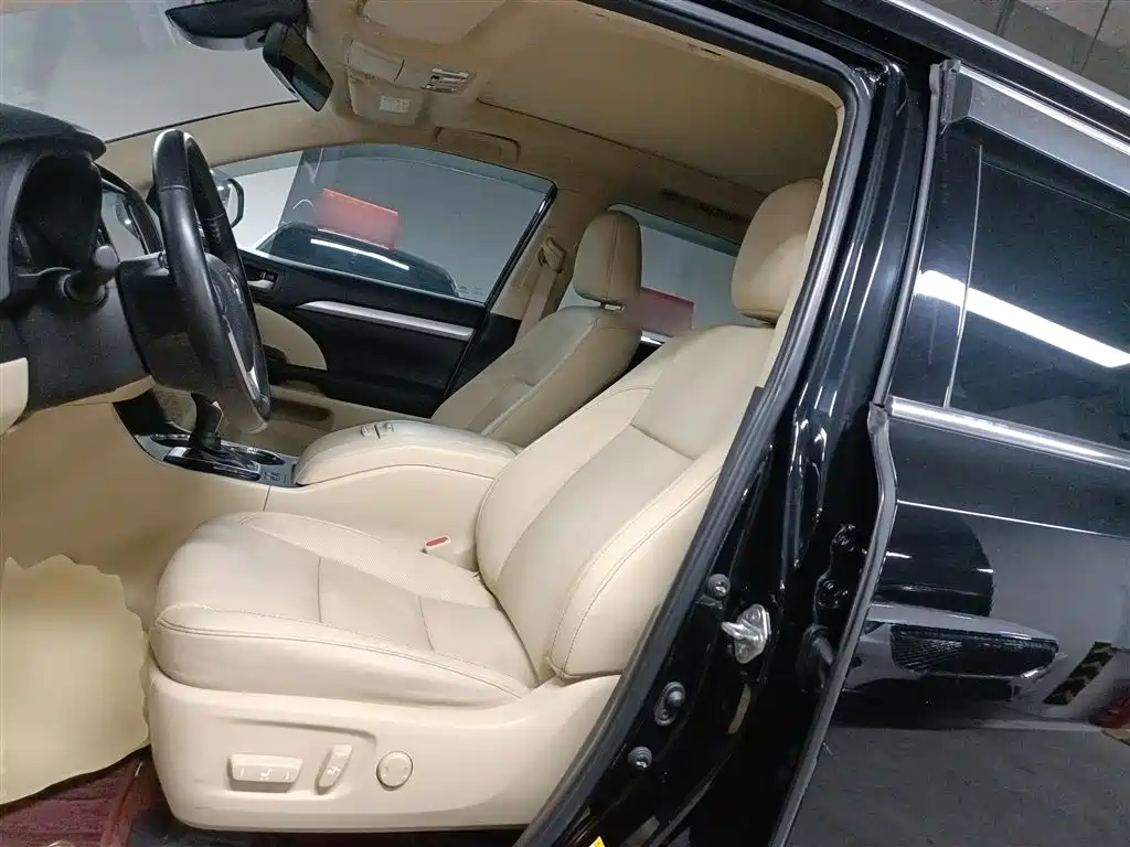 Toyota Highlander 2020 — фото 12