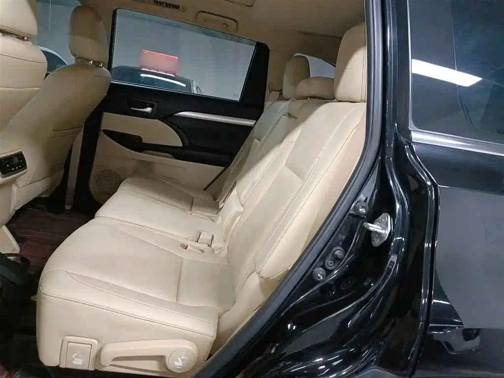 Toyota Highlander 2020 — фото 14