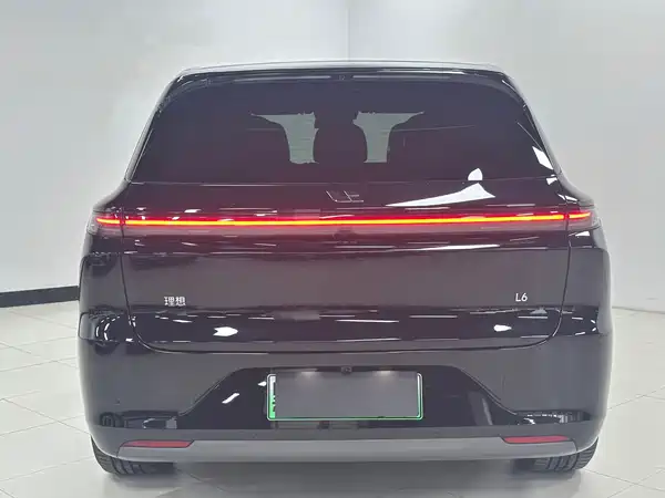 Li Auto L6 2025