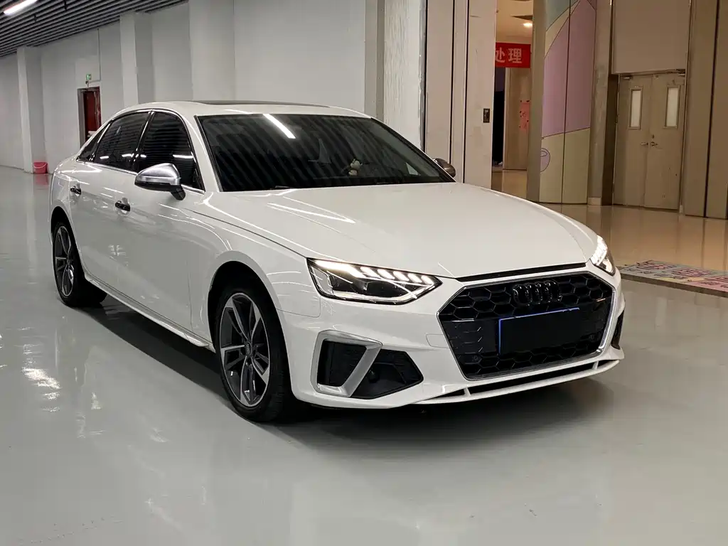 Audi A4L 2021