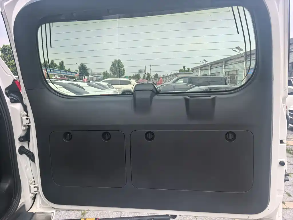 Toyota Prado 2015 — фото 13