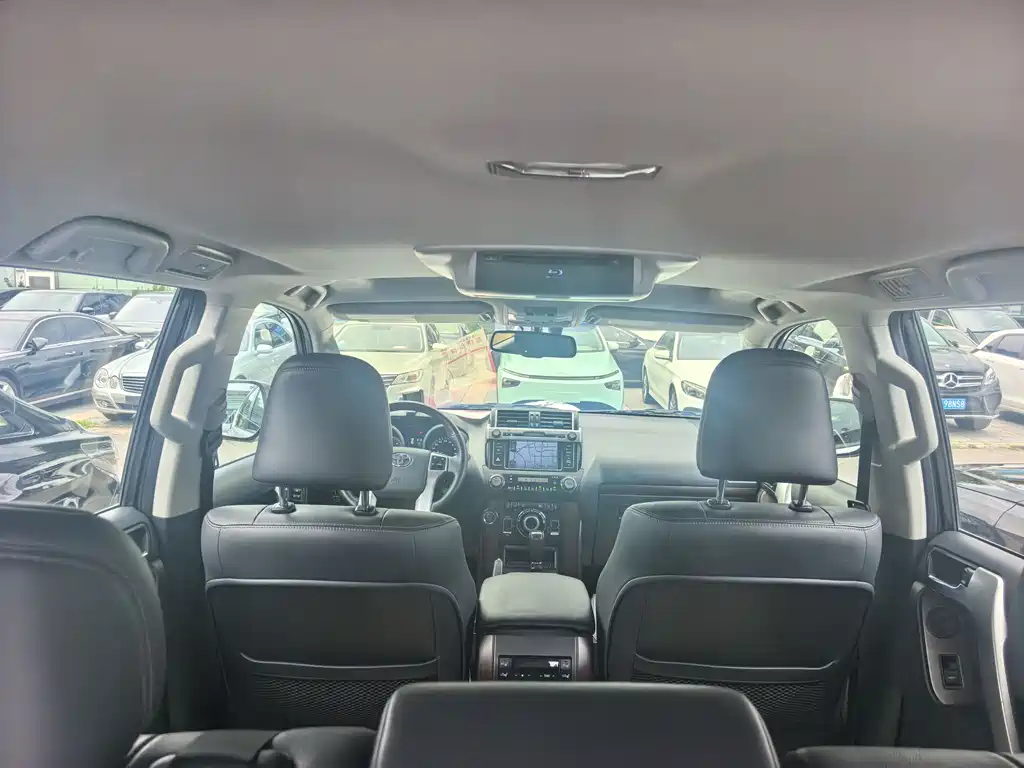 Toyota Prado 2015 — фото 12
