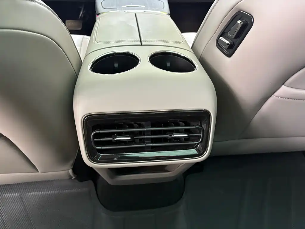 Geely Galaxy Starshine 8 2025 — фото 14