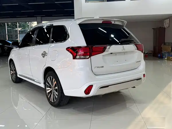 Mitsubishi Outlander 2022