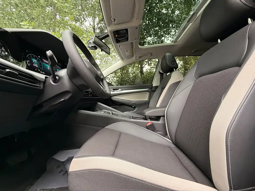 Volkswagen Golf 2022