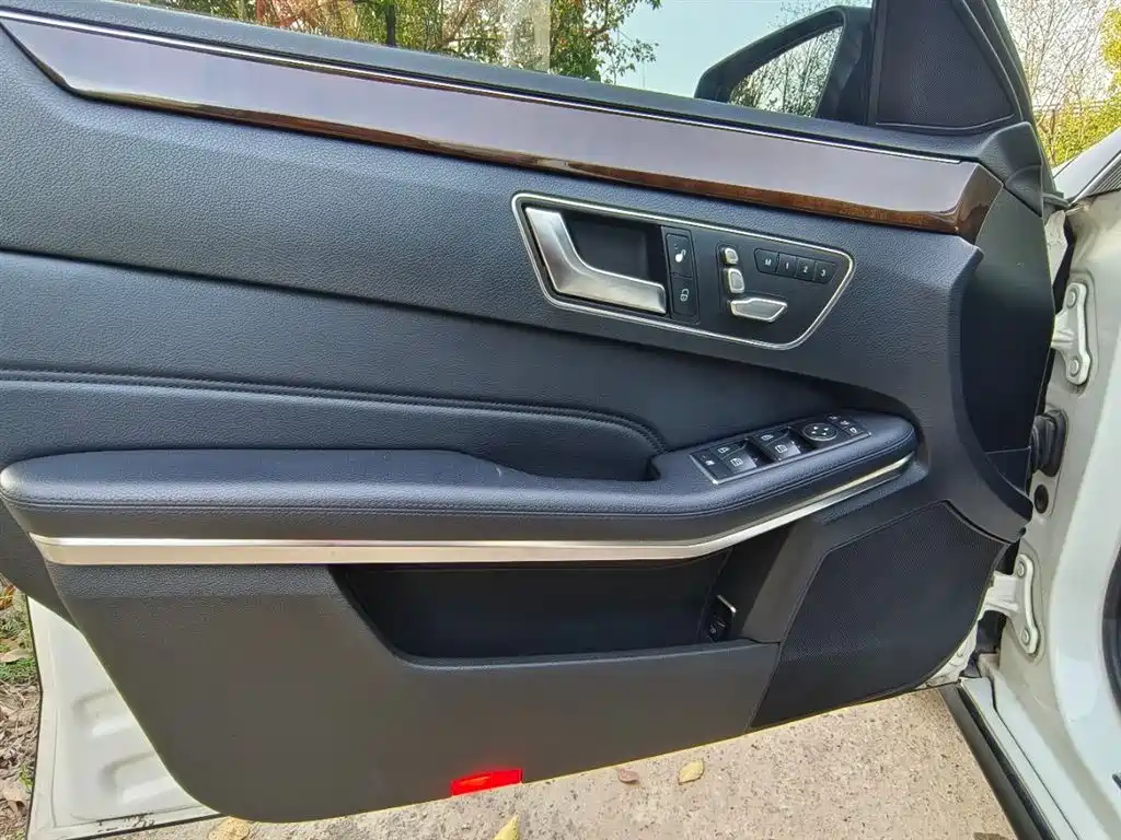 Mercedes-Benz E-Class 2015