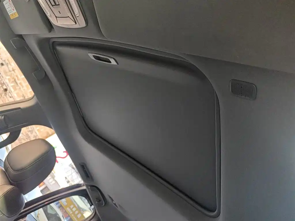 Toyota Sienna 2023 — фото 18