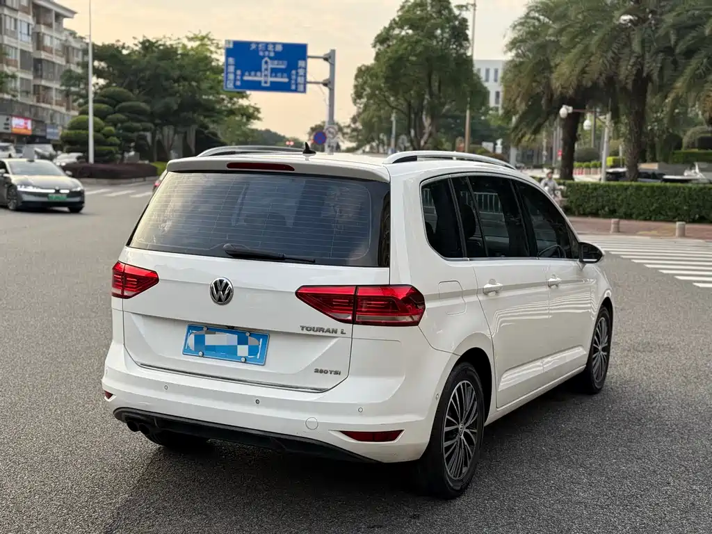 Volkswagen Touran 2016 — фото 7