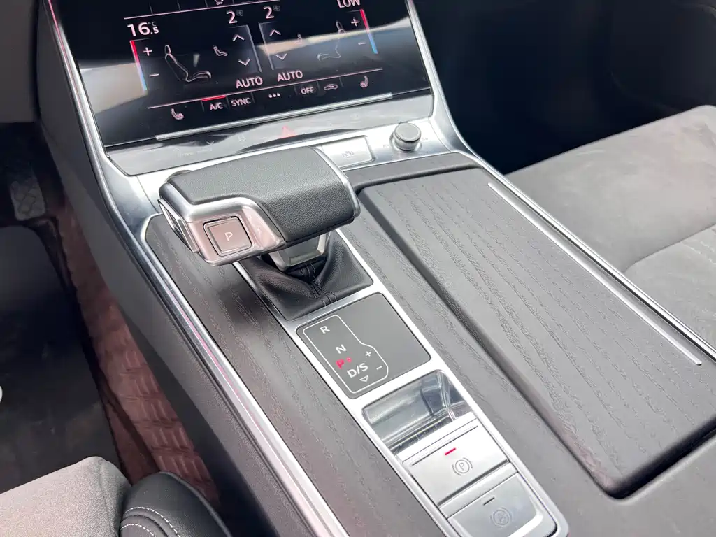 Audi A6L 2024 — фото 24