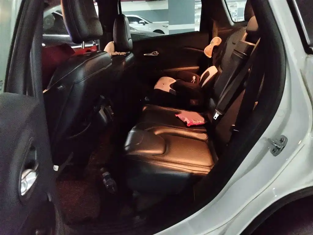 Jeep Cherokee 2017 — фото 15