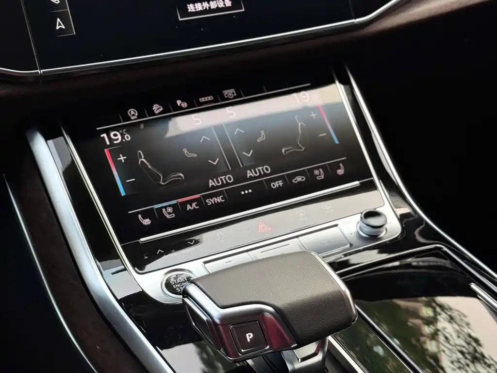 Audi Q7 2023 — фото 16