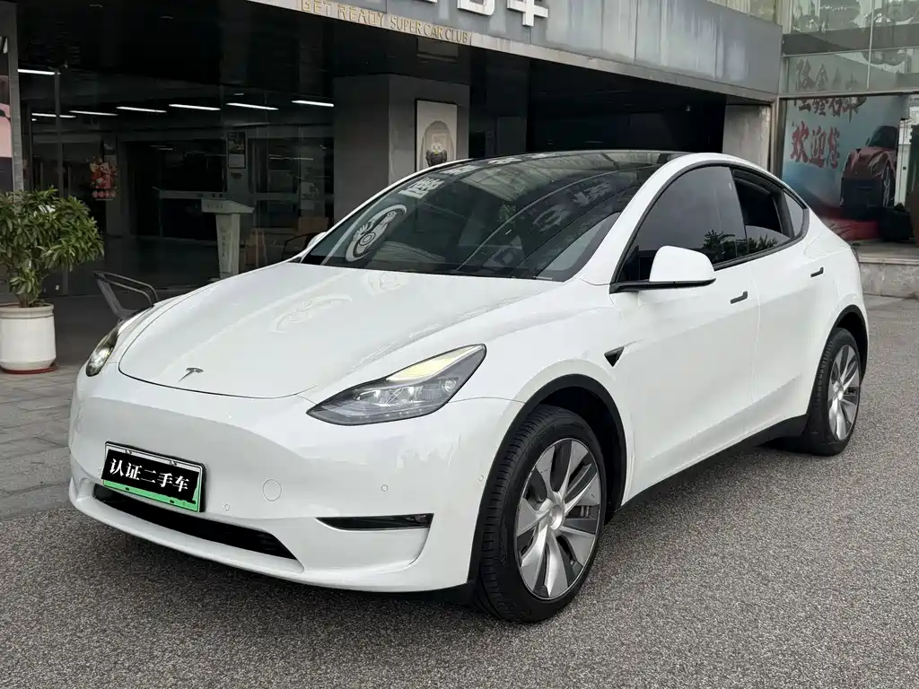 Tesla Model Y 2023 — фото 1