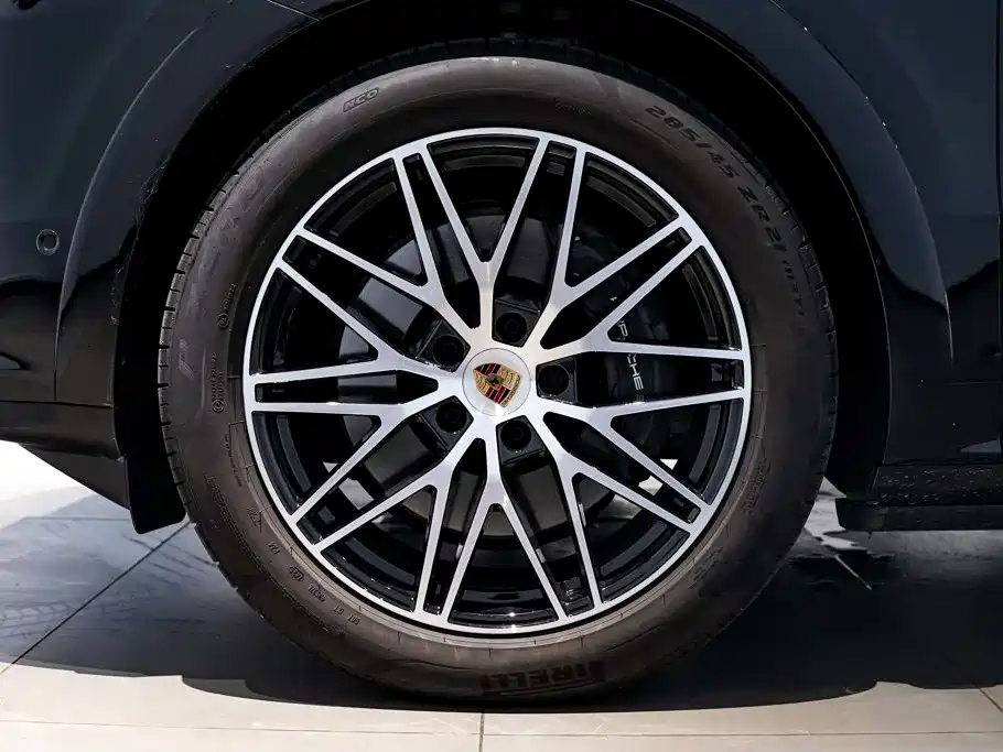 Porsche Cayenne 2025 — фото 12
